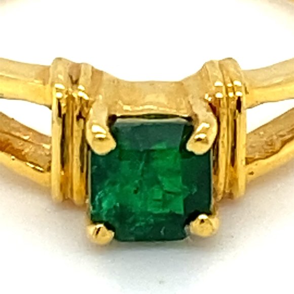 Columbian Emerald .75ct Solid 18K Yellow Gold Ring - Picture 7 of 7